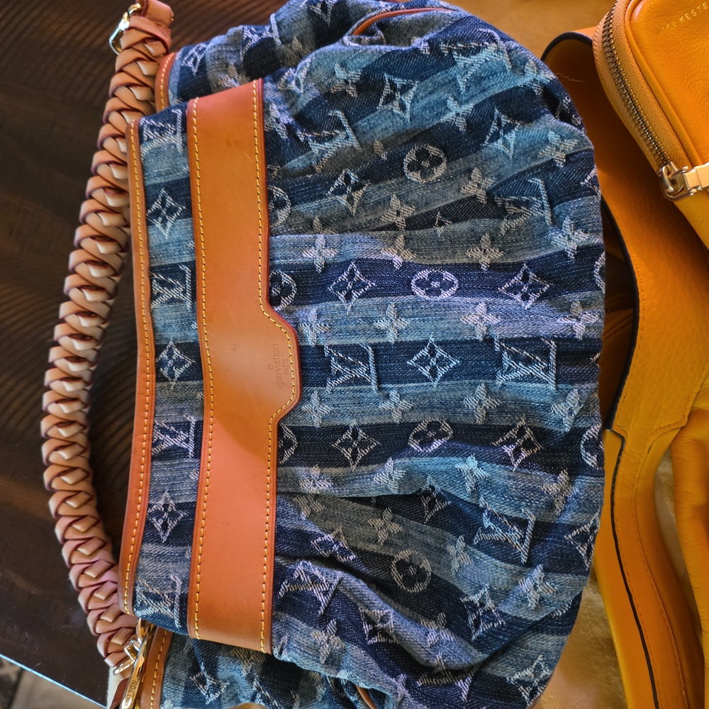 Louis Vuitton Cabas Reyes Denim Tote - Picture 4 of 14